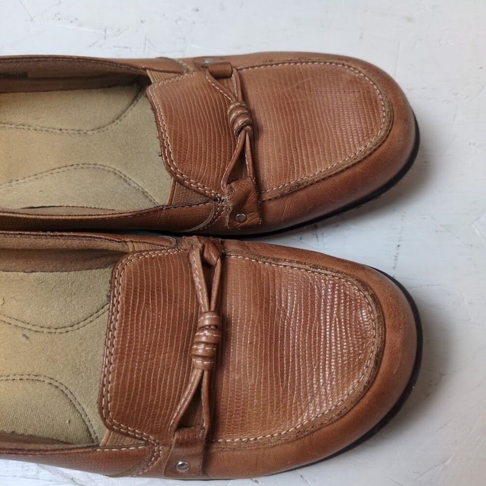 Clarks Brown Leather Slip On Shoes Women's Size 10 M Soft Cushion Loafers - Picture 3 of 7